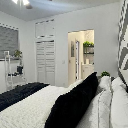 Cozy Studio, Prime Location, Remodeled, 1 Parking West Palm Beach Dış mekan fotoğraf
